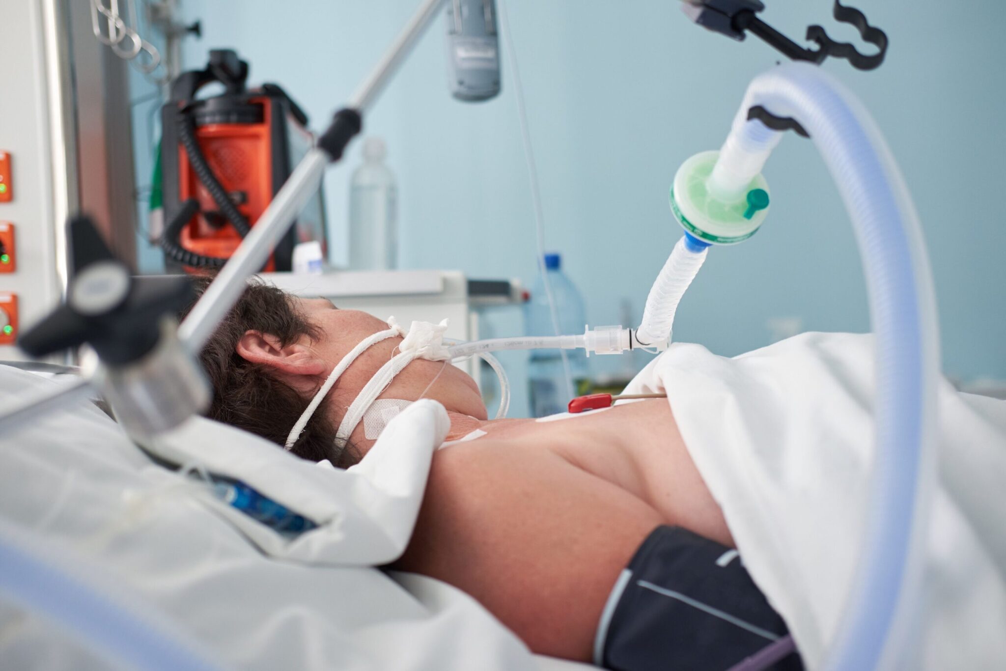 réspirateur hôpital compressor scaled e1587711333733