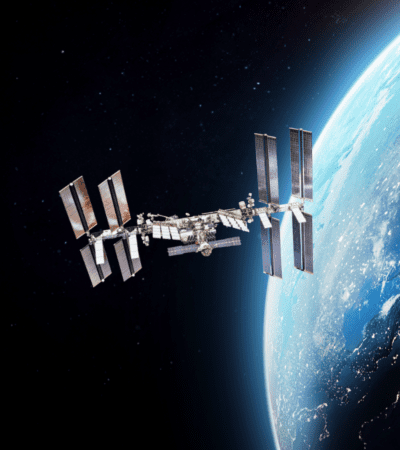 Espace : un vaisseau russe Soyouz s’arrime à la Station Spatiale Internationale